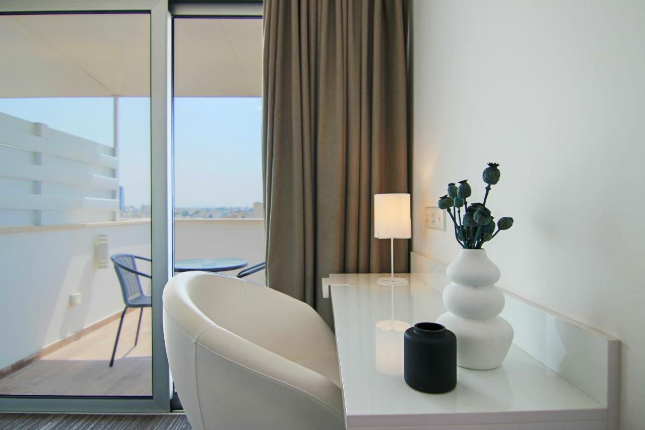 Phaedrus Living: Luxury Suite Nicosia 508 Exterior photo